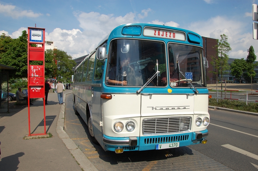 V 4370